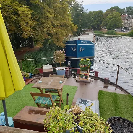 Úszó hotel Le Grand Large