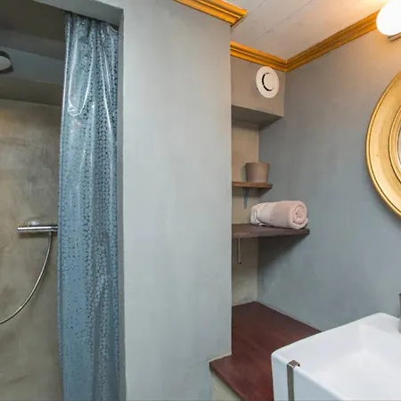 Hotel na wodzie Le Grand Large - Peniche Octopus *