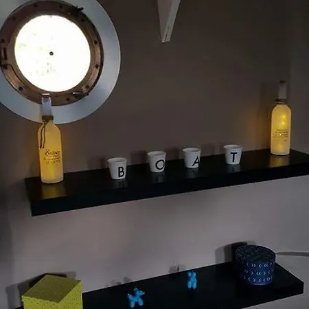 Le Grand Large Úszó hotel Metz