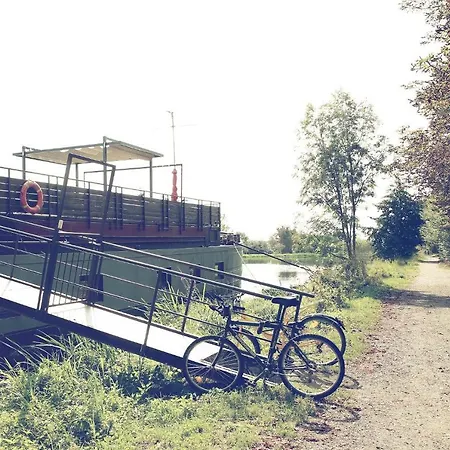 Úszó hotel Le Grand Large